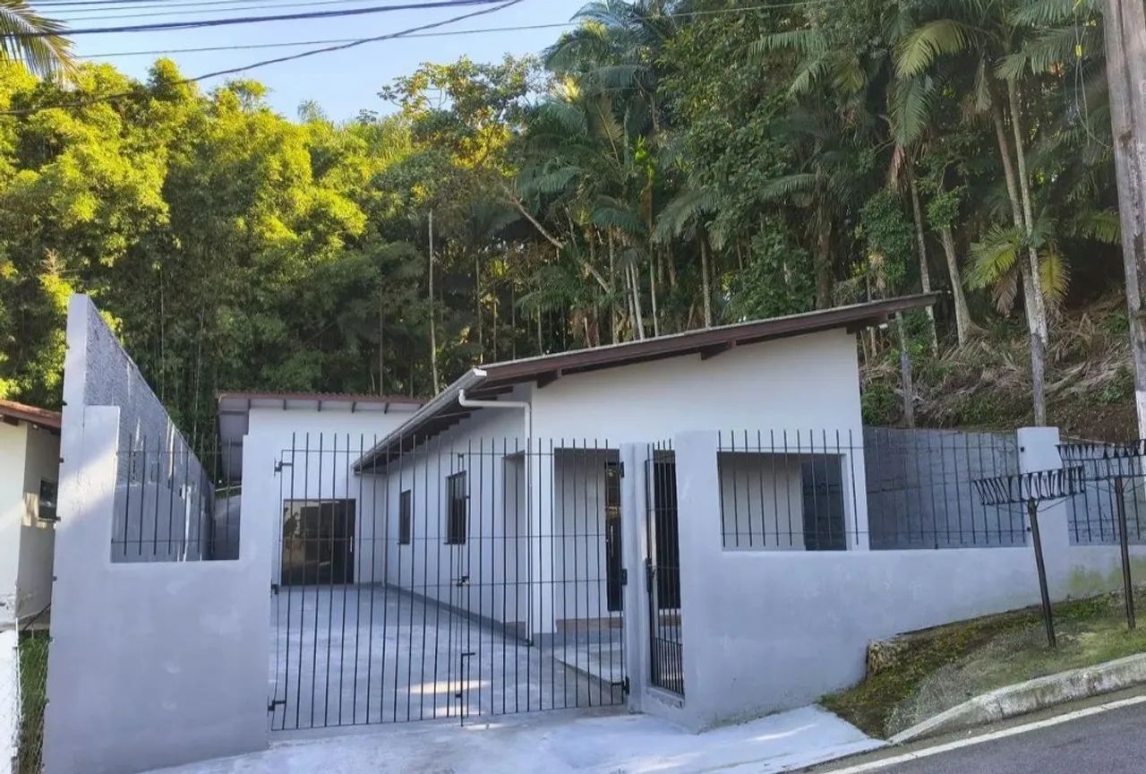 CASA A VENDA "SOMENTE PARCELAMENTO"