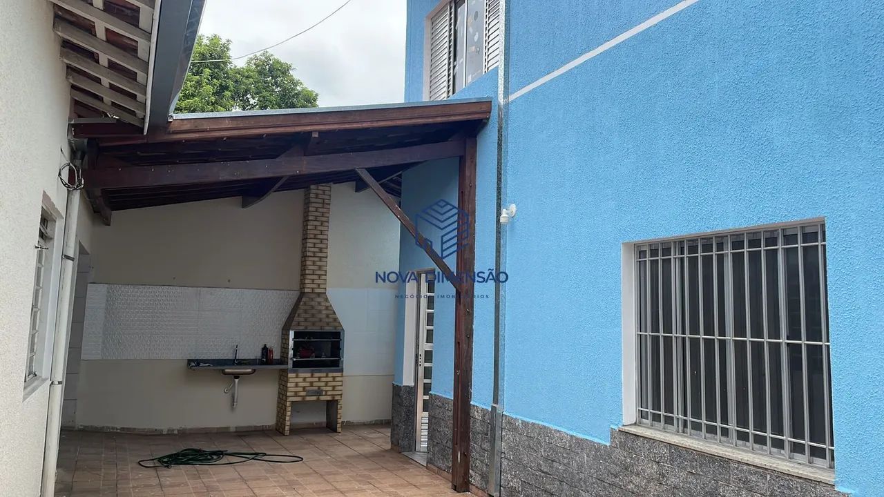 Sobrado de lote inteiro com 3 dormitórios e 1 suíte - Foto 2