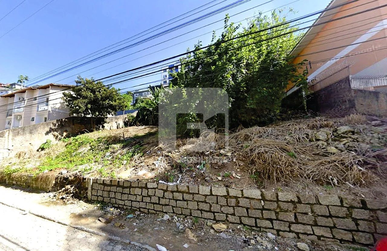 Terreno à venda na Trindade