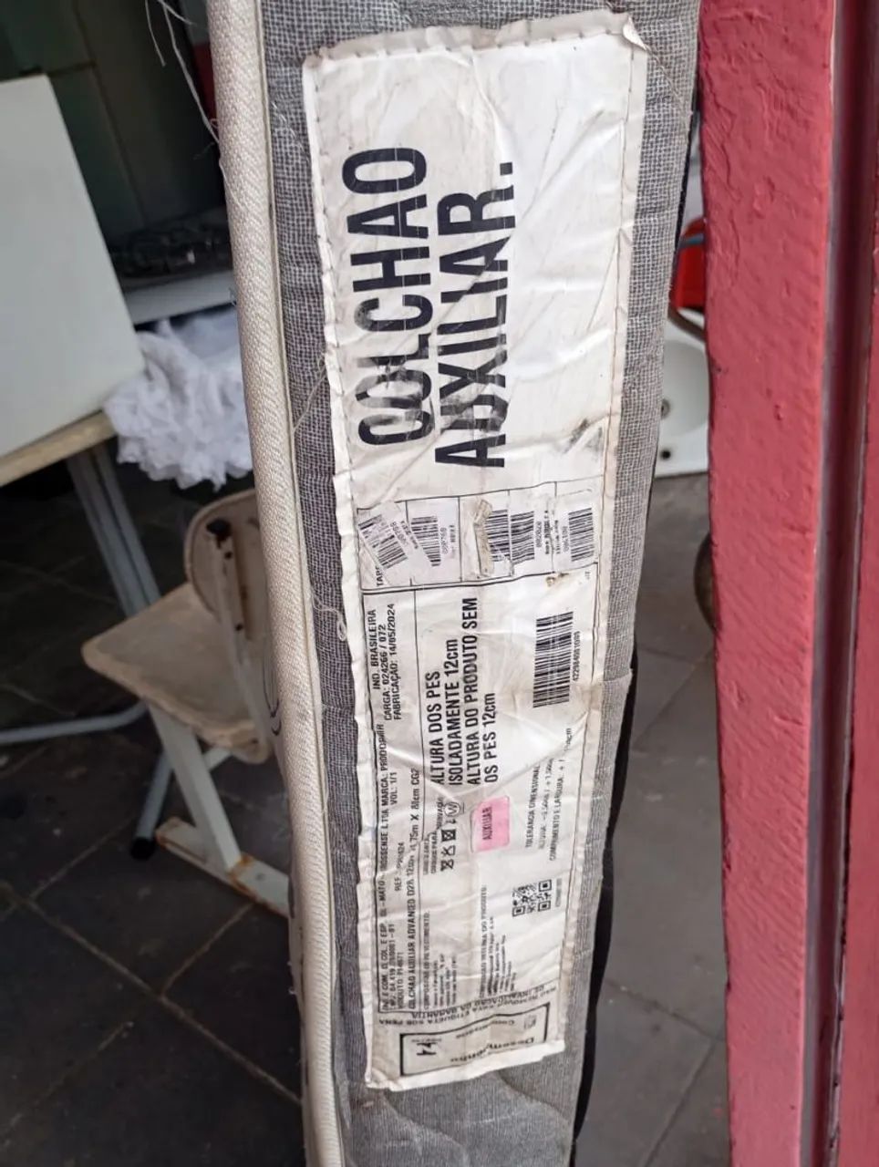 cama auxiliar com colchão embutido com rodinhas  - Foto 4
