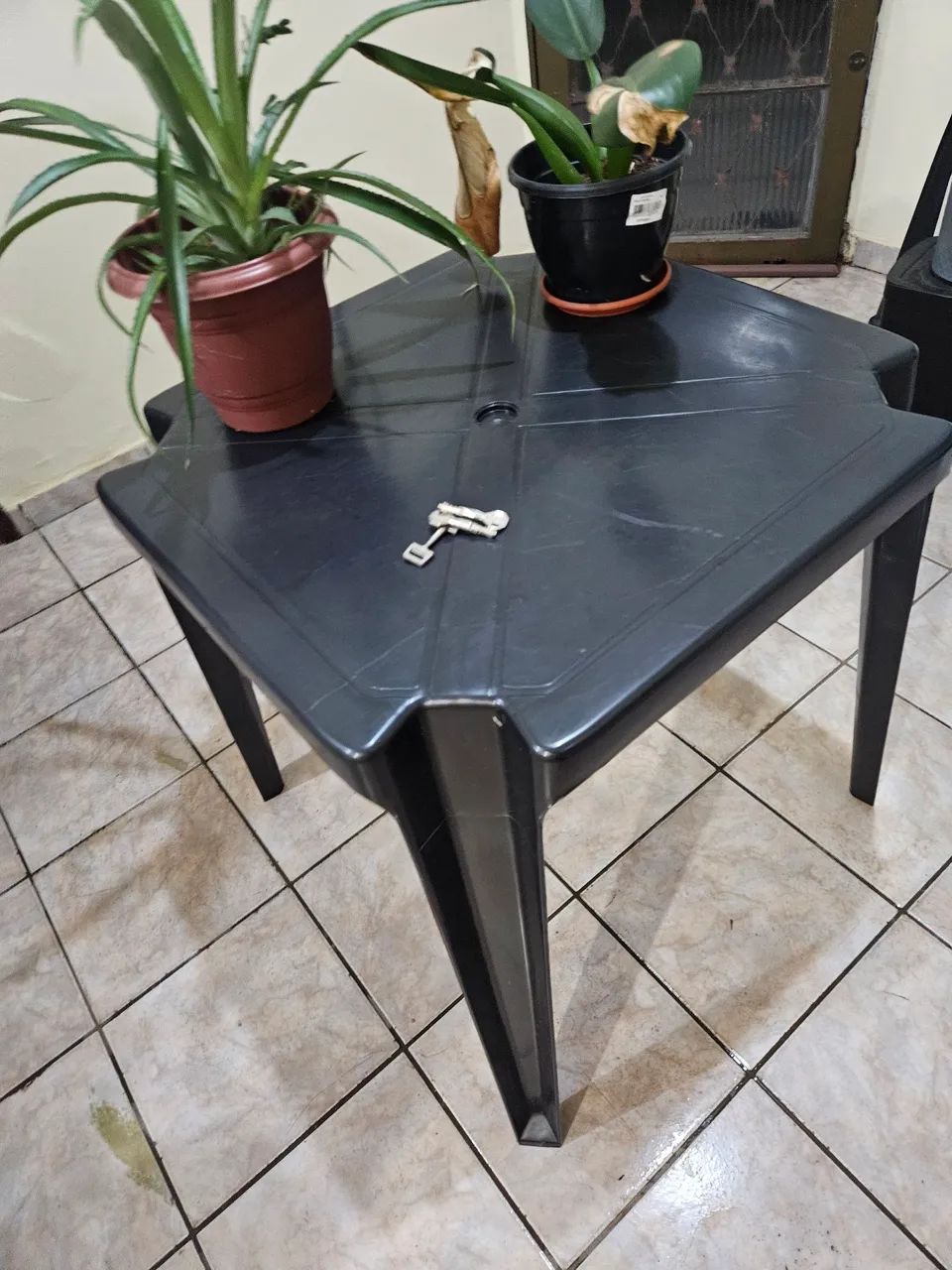 Mesa plástico com 4 bancos65566199500545121