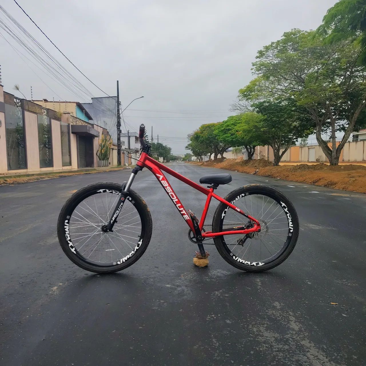 Absolute Nero boost vermelha 