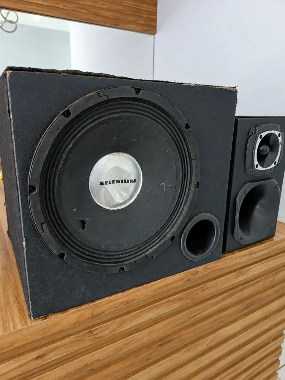 CAIXA DE SOM AUTOMOTIVO TRIO + MÓDULO DIGITAL DE 1500 WATTS 