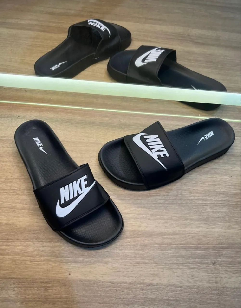 Chinelo slide Nike 