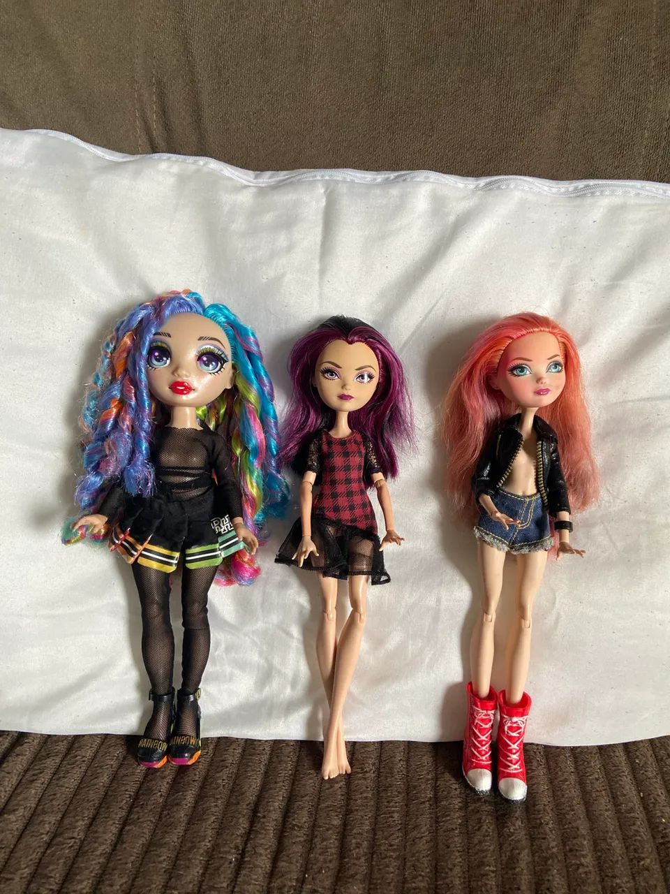 Ever after high e Rainbow High 