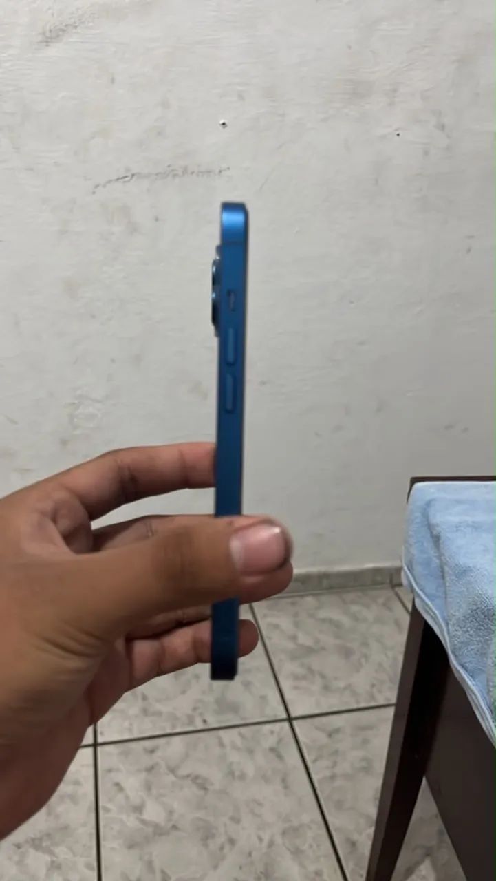 iPhone 13 semi novo 