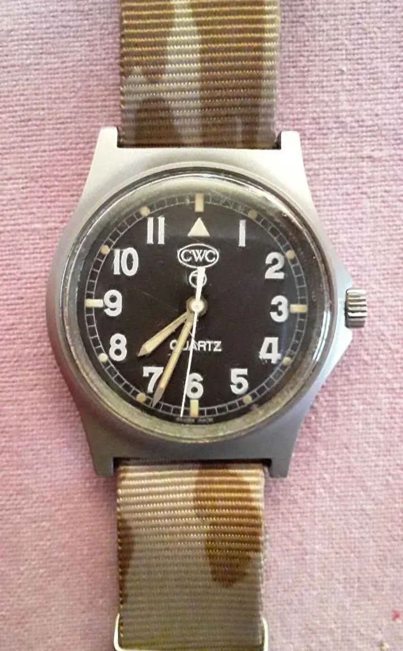 Relógio militar CWC W10, original British Army Issued.