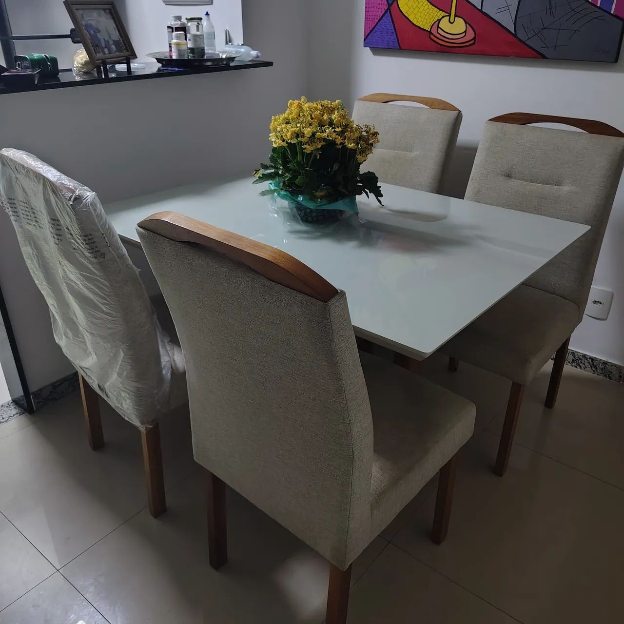 Mesa de sala com 4 cadeiras - Foto 2