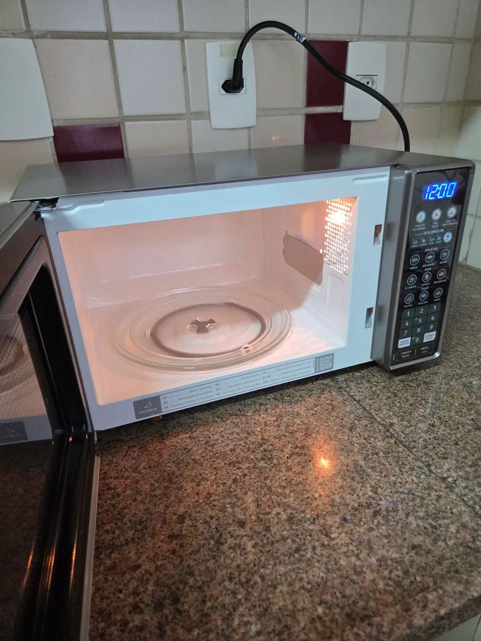 Micro-ondas Electrolux 20L seminovo c/Função Tira Odor (MT30S) 127V - Retirada em Diadema  - Foto 6