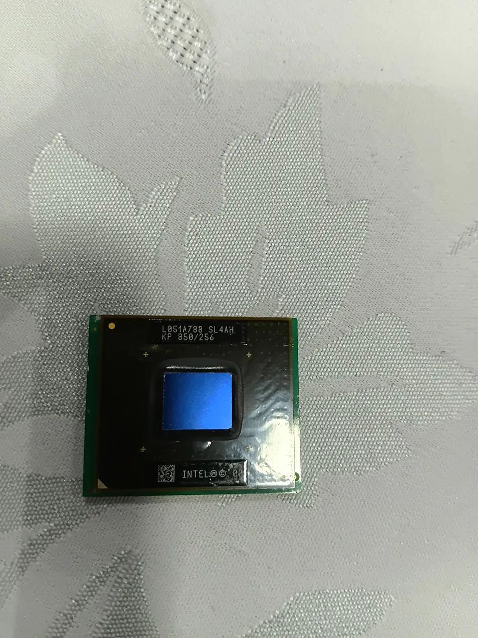 Intel PII Pentium II Mobile KP 850/256 SL4AH