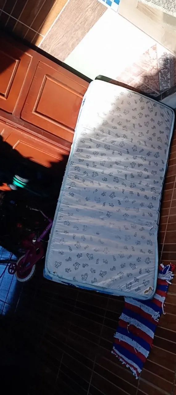 Vendo esse colchão de berço usado porém conservado  - Foto 2