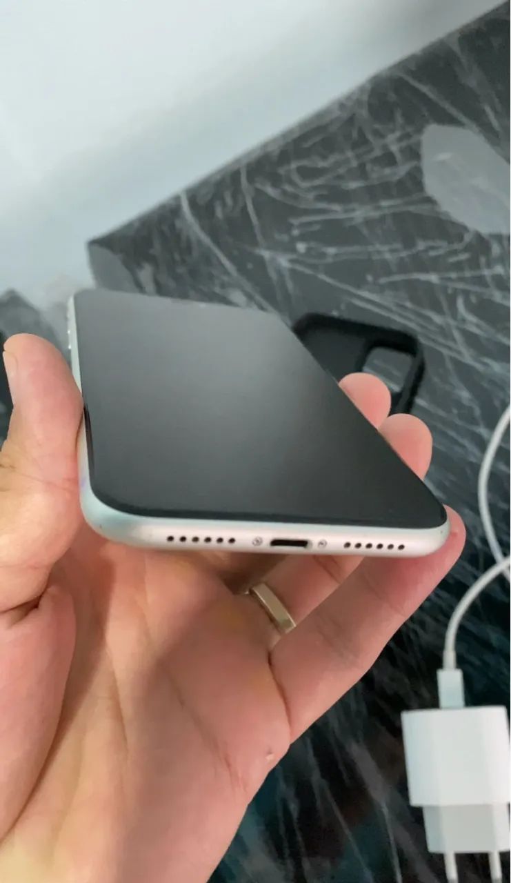 iPhone 11 64