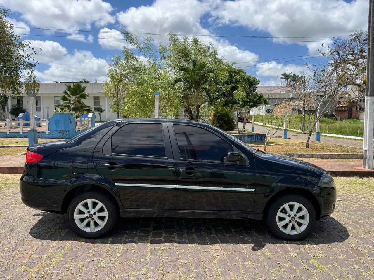 Fiat Siena EL 1.0 MPI Fire Flex 8V 4P 2010 - Foto 5
