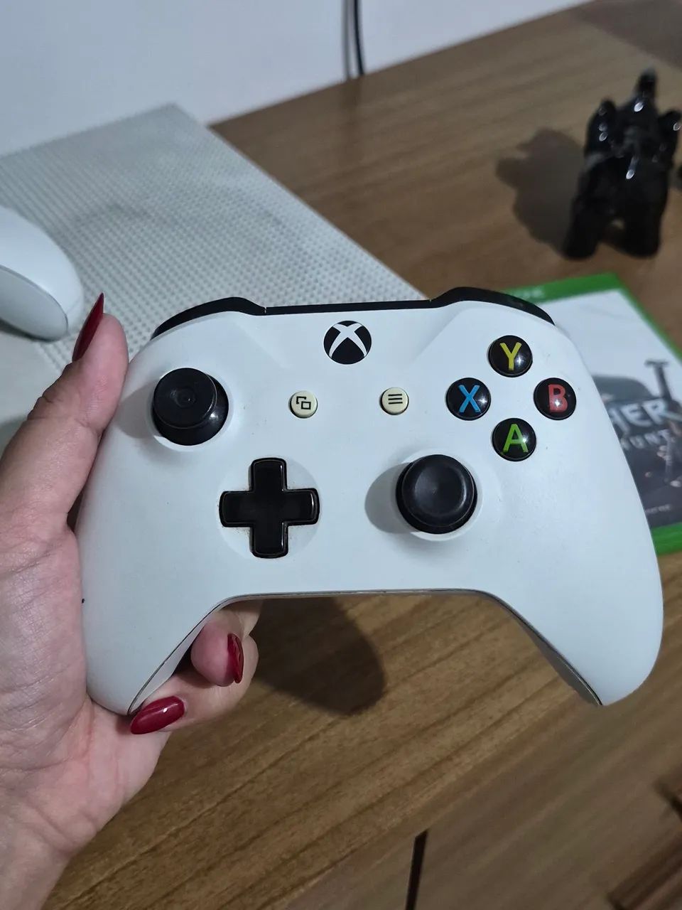XBOX ONE S 1TB + 2 CONTROLES - Foto 4