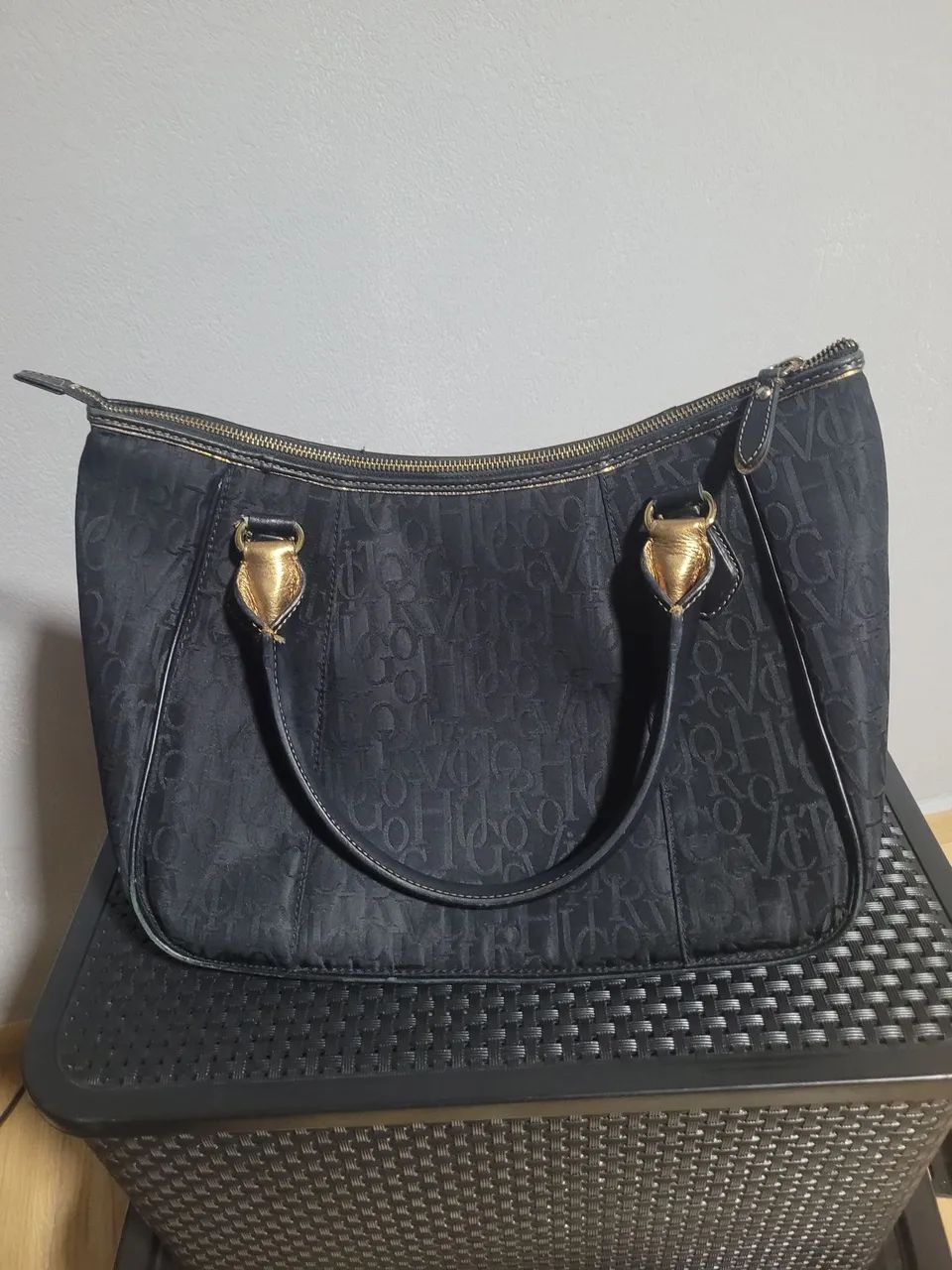 Bolsa original victor hugo Dalia perfeito estado usada - Foto 3