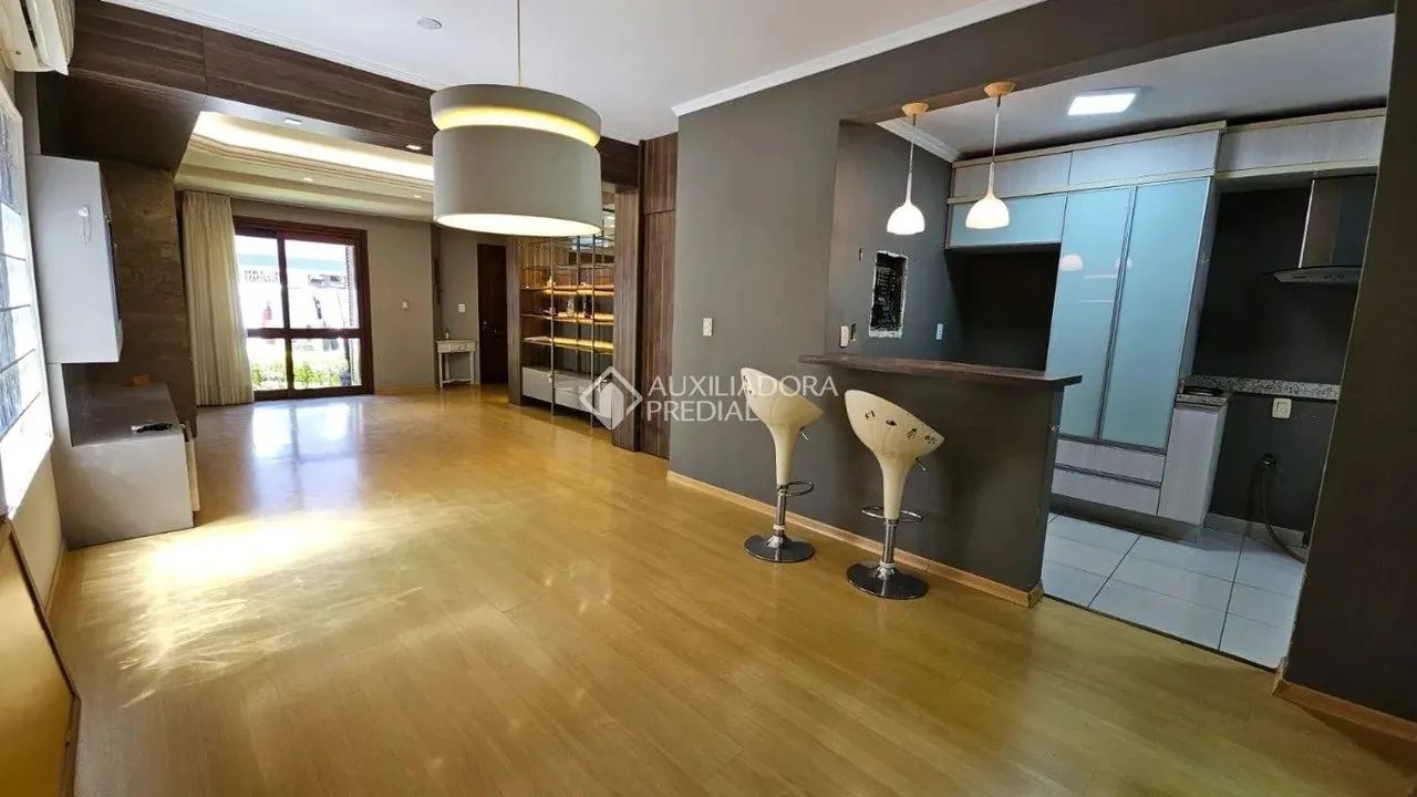 Casa com 3 quartos e 2 vagas de garagem no bairro Tristeza - Foto 5