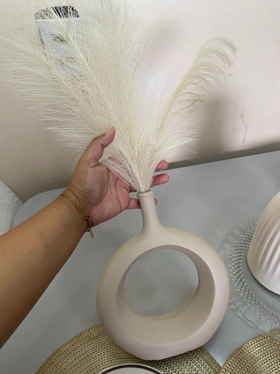 Vaso decorativo com plumas - Foto 2