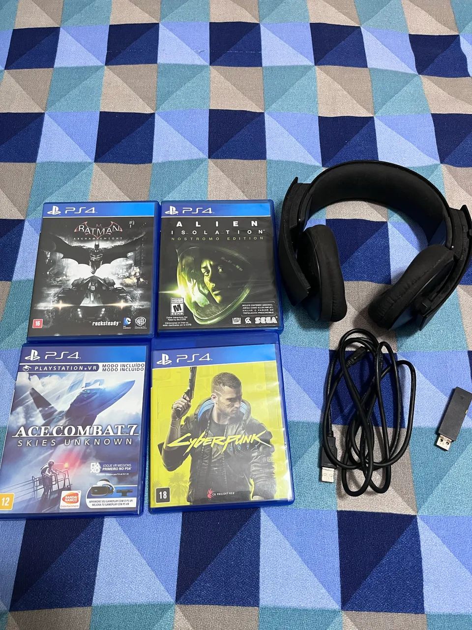 VENDO JOGOS E FONE BLUETOOTH 
