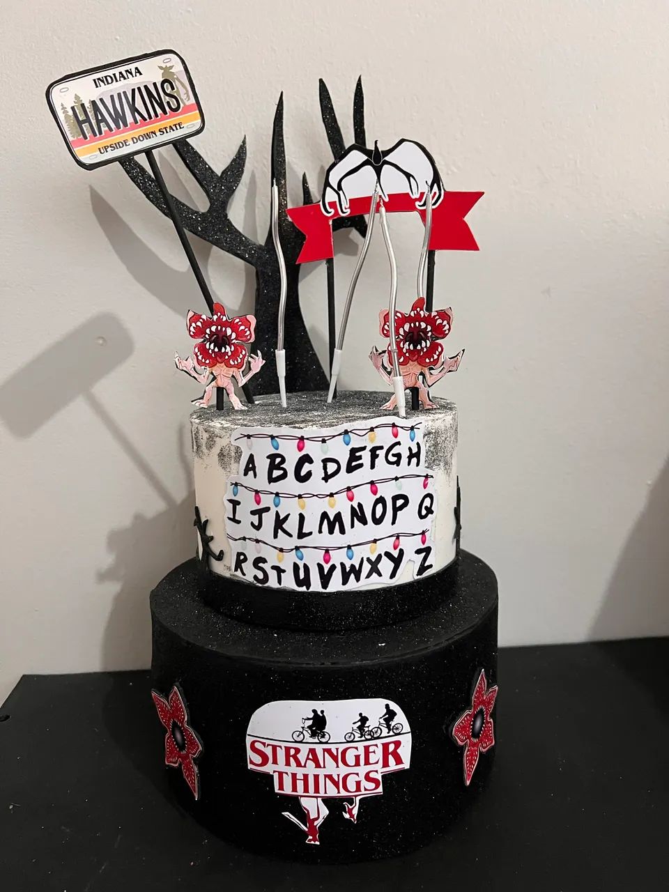 Bolo fake stranger things 