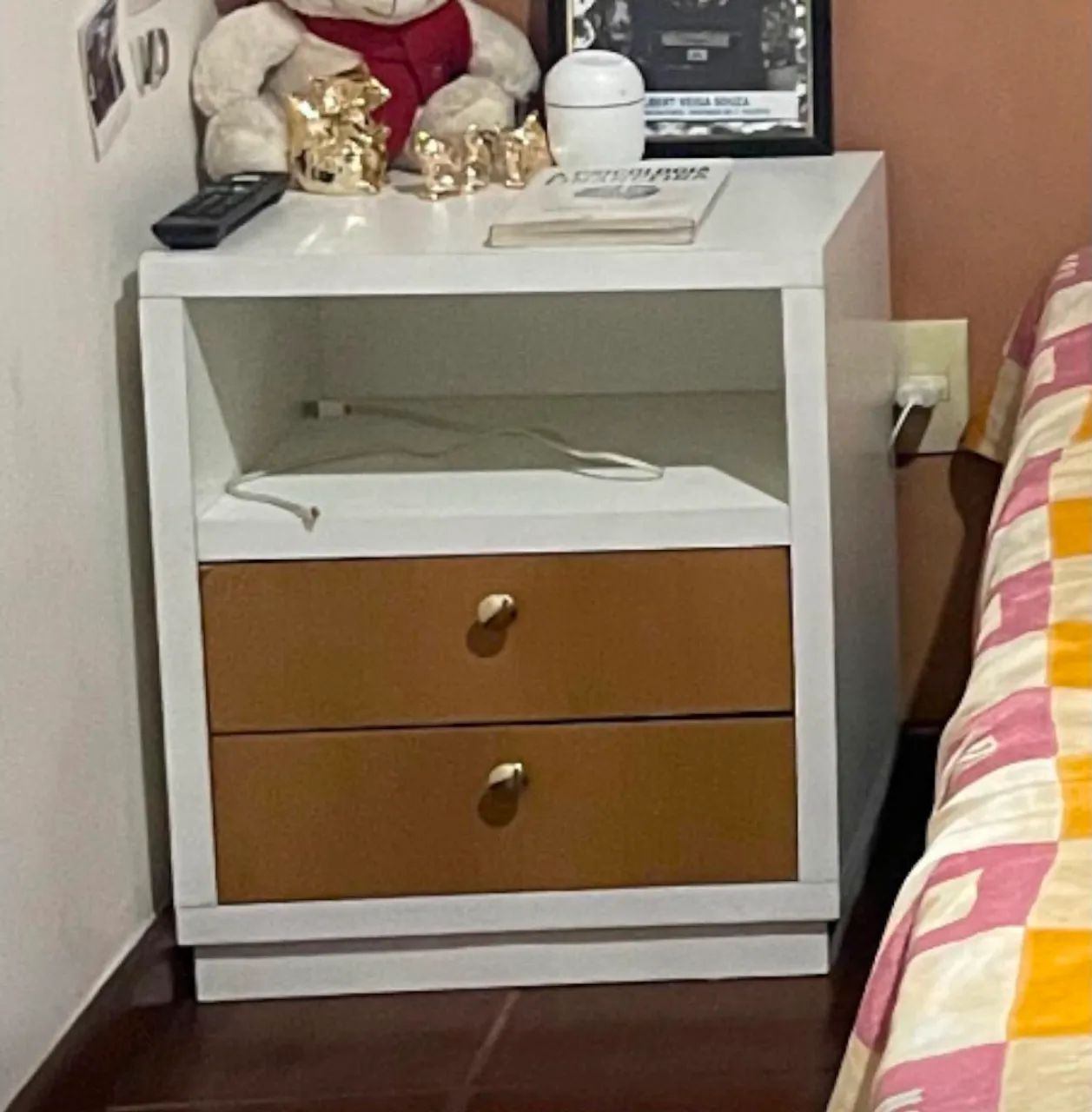 Criado-mudo de mdf