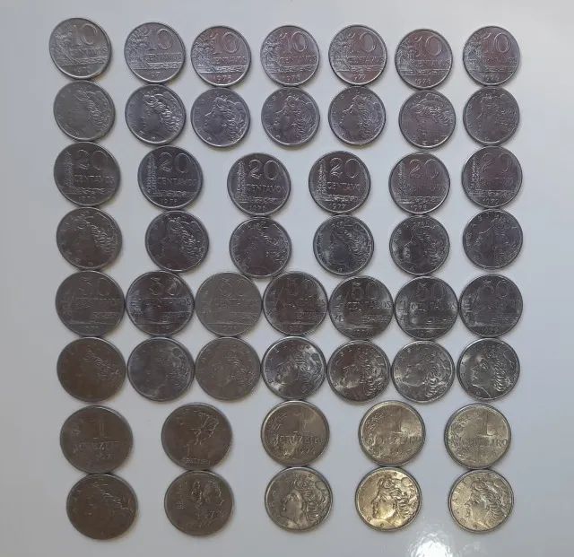 Lote 25 moedas antigas de 1970 a 1979 - Foto 2