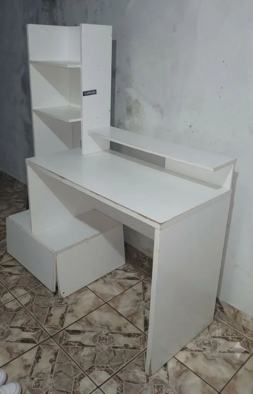 Mesa para Computador/PC com Prateleiras - Branca