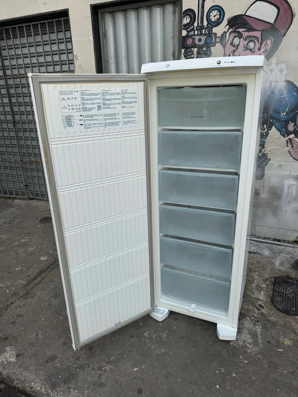 Vendo Freezer Vertical Electrolux R$ 1000 - Foto 5
