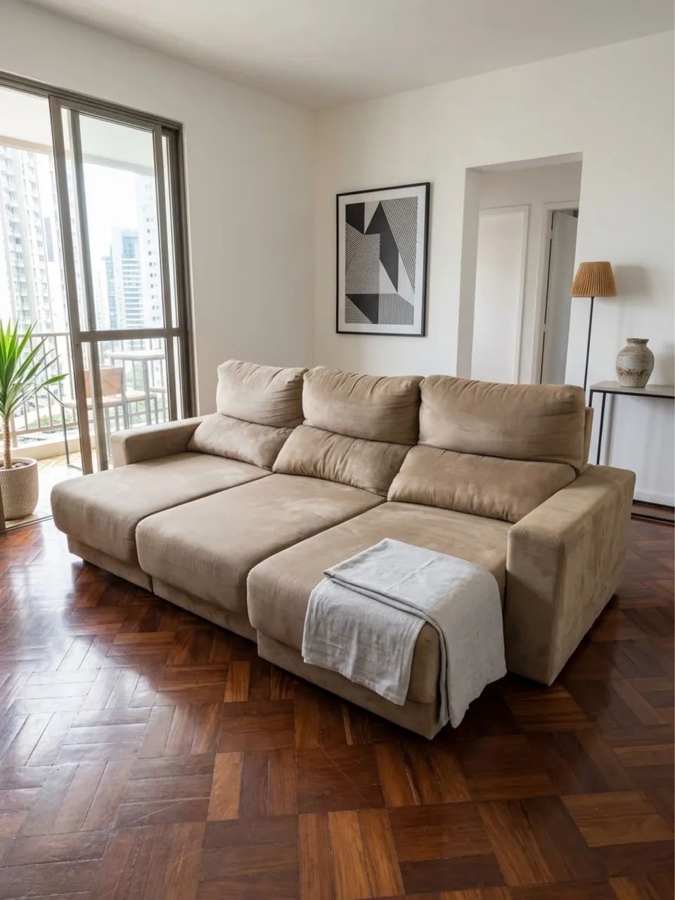 Sofá Retrátil e Reclinável 3 Lugares Bege - Super Confortável e Espaçoso!