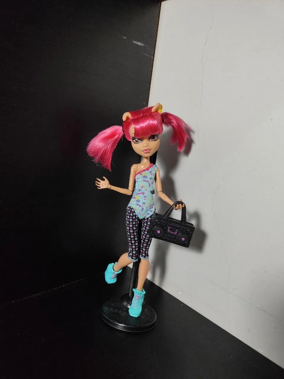 INDISPONÍVEL Boneca Monster High Howleen Wolf Dance Class G1