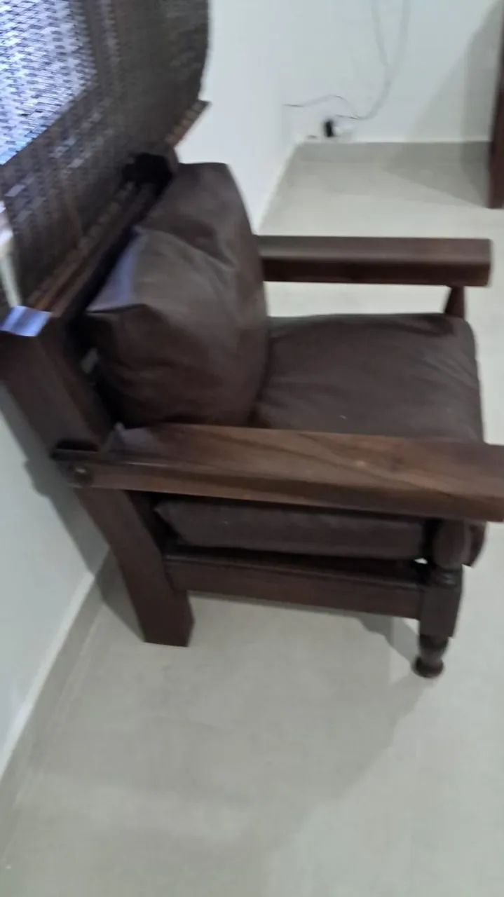 Sofá de Madeira Maciça - Conjunto 3 e 1 Lugares | Excelente Estado | Oportunidade! - Foto 2