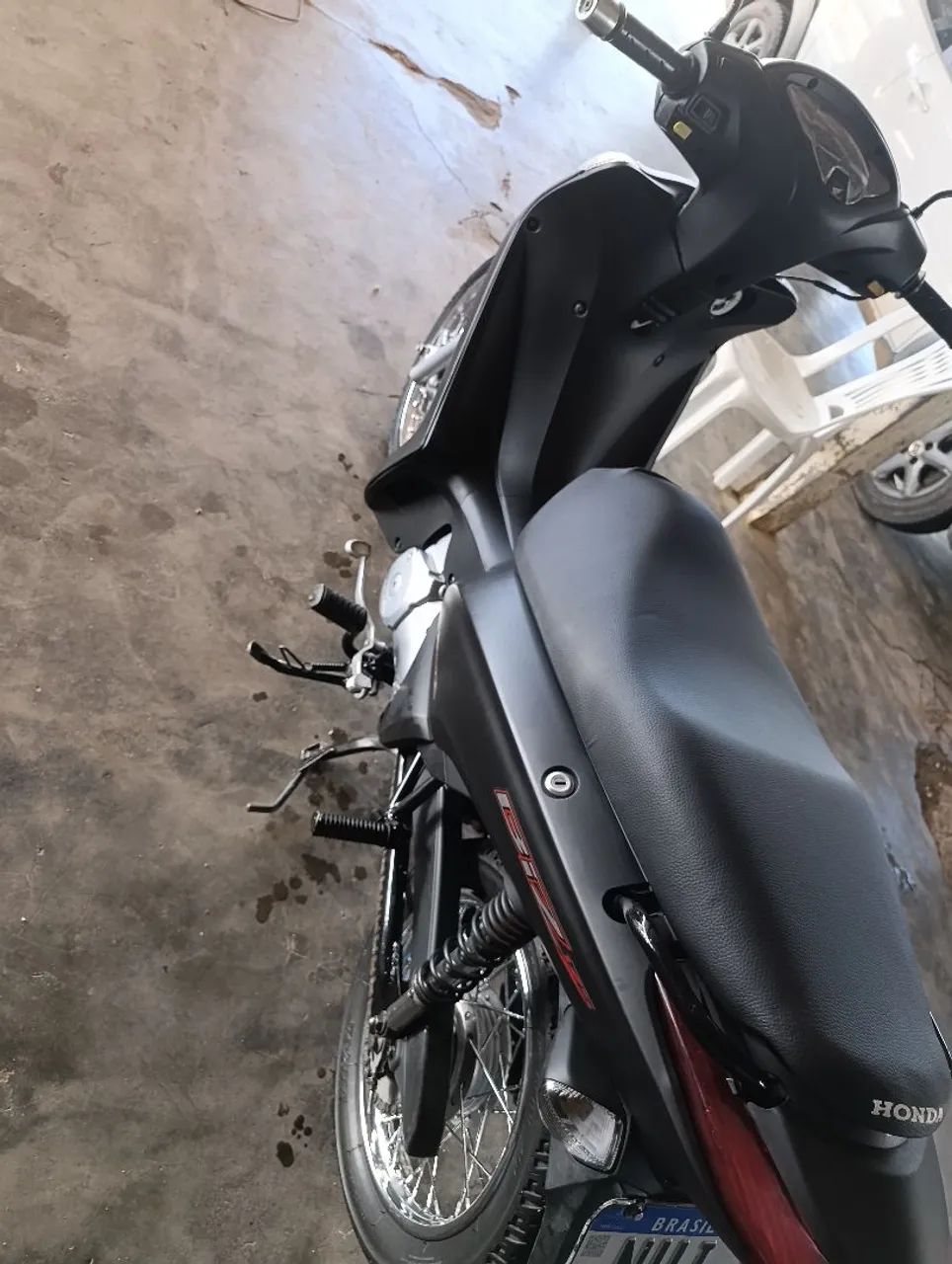 Vende-se Honda/Biz 2015 * *
