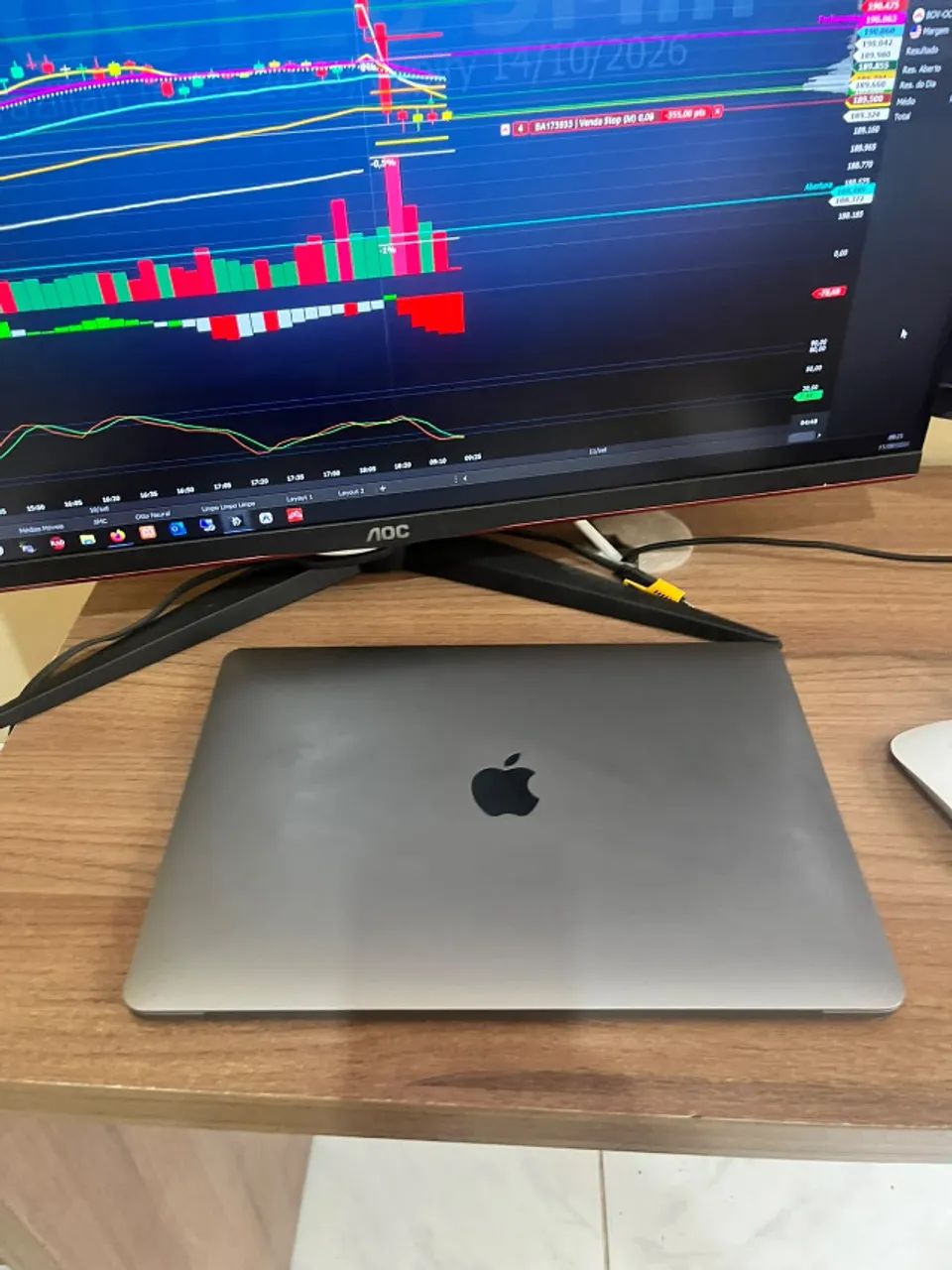 Macbook Pro 13.3" 16Gb de ram e HD de 500gb  TouchBar c/Magic Mouse 2 incluso - Foto 3