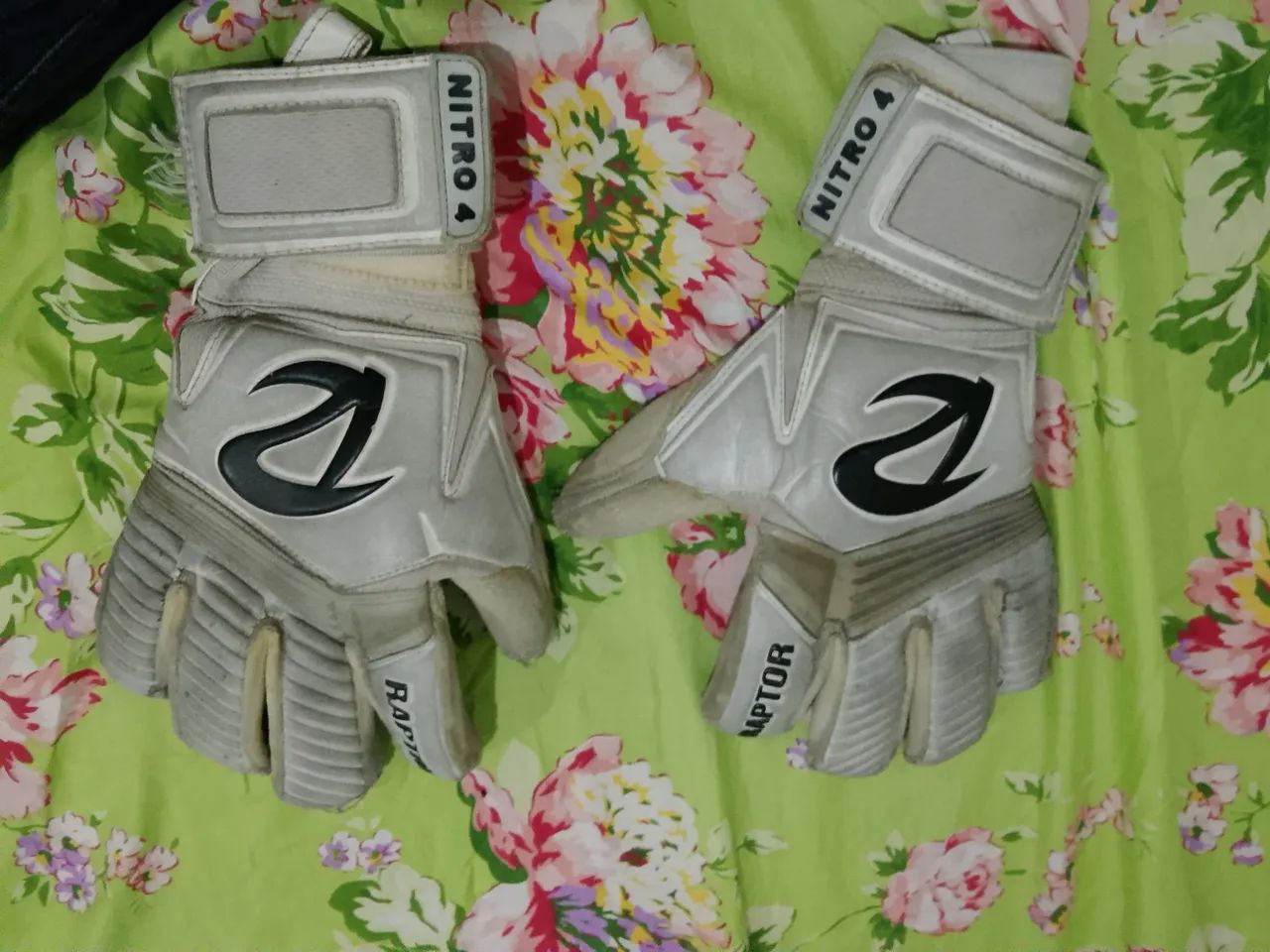 Luvas de goleiro - Foto 3