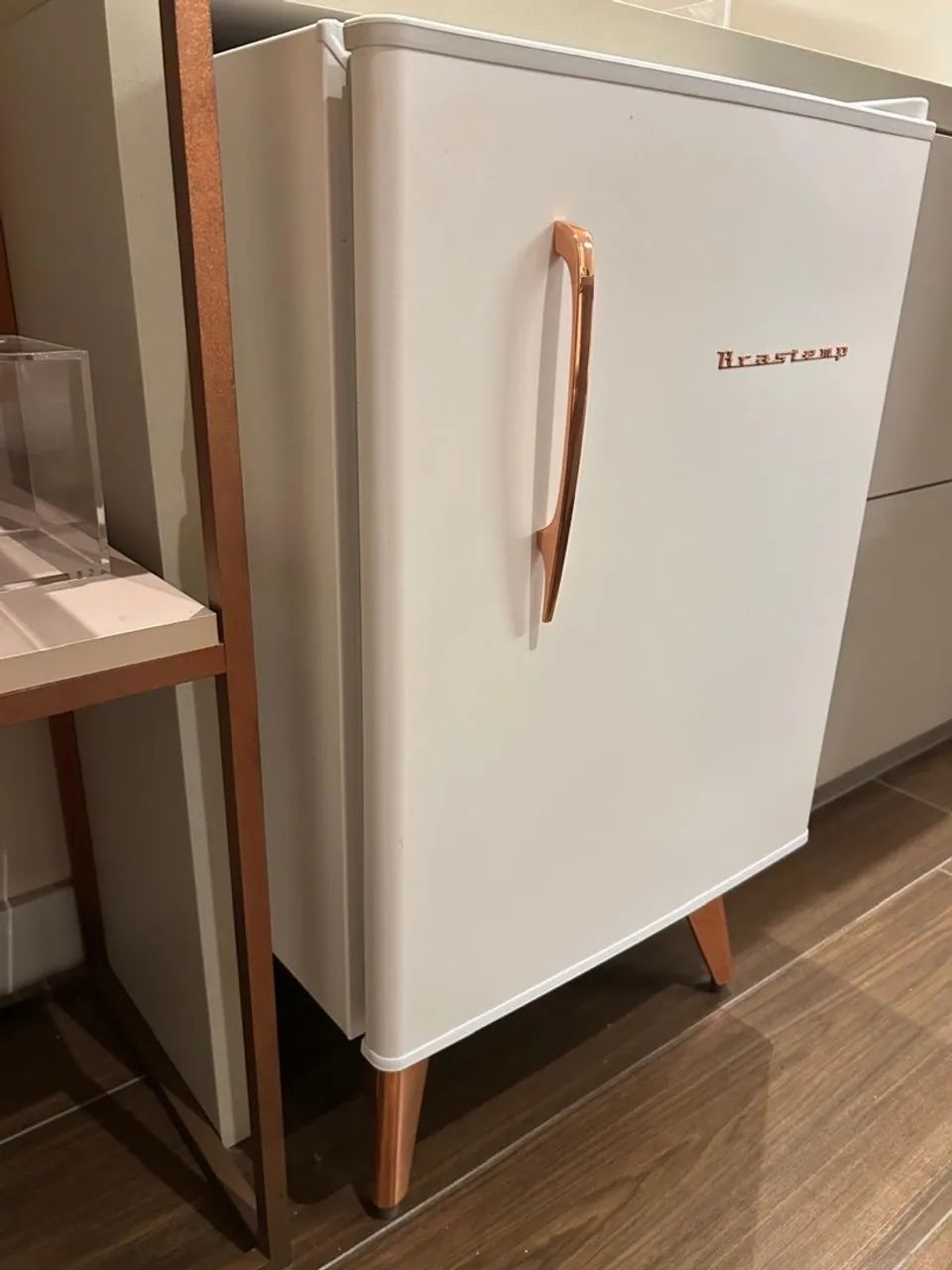 Frigobar Brastemp Retrô 220V - Branco e Cobre - Foto 5