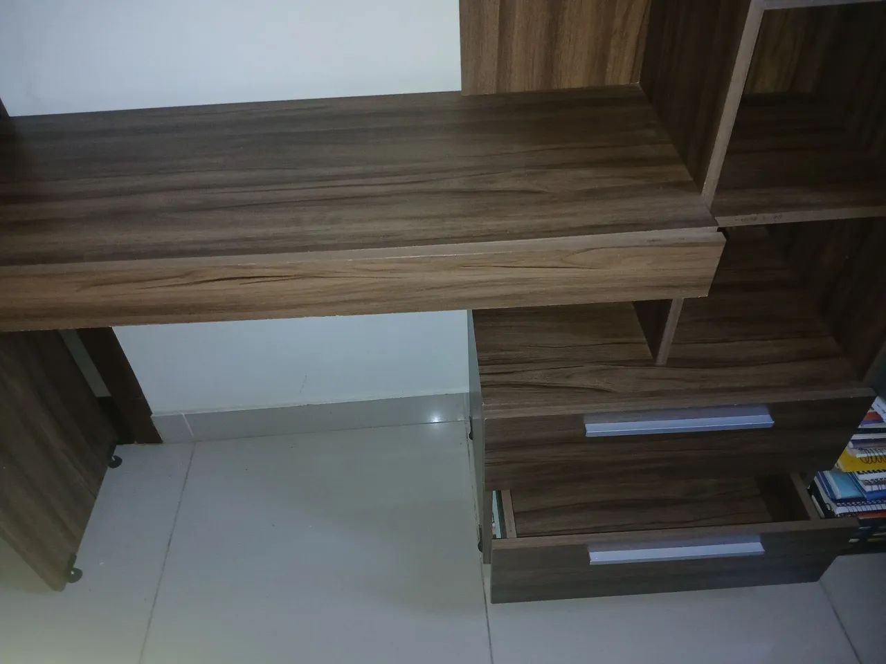 Escrivaninha com estante  - Foto 2