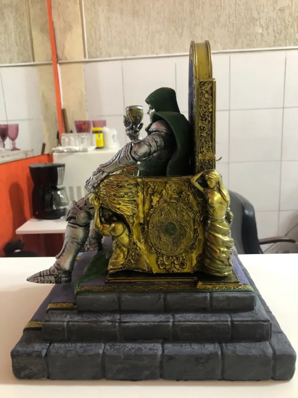 Estátua Doutor Destino - Foto 3