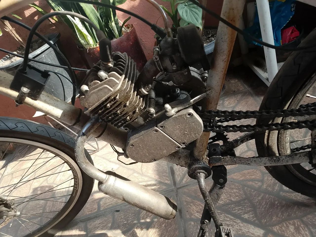 Bicicleta motorizada 80 cilindradas branca - Foto 4