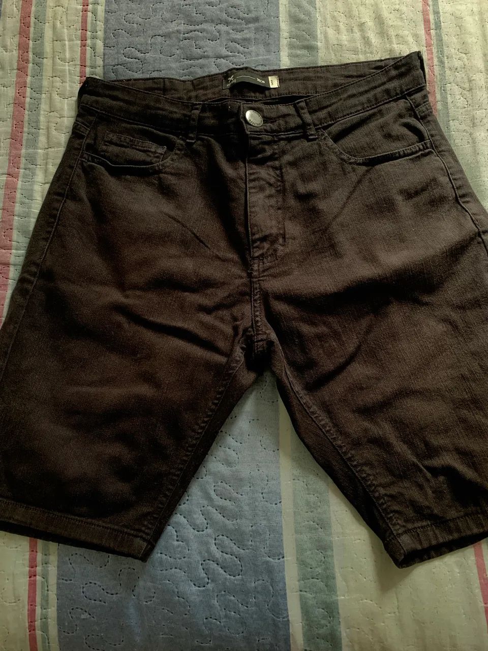 Bermuda jeans preta Hering usada tamanho 40 - Foto 2