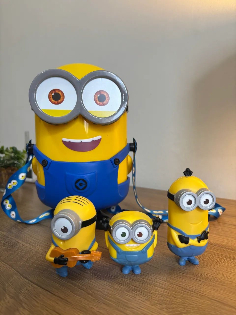Minions - Balde de Pipoca e Brinquedos MC Donalds - Foto 2