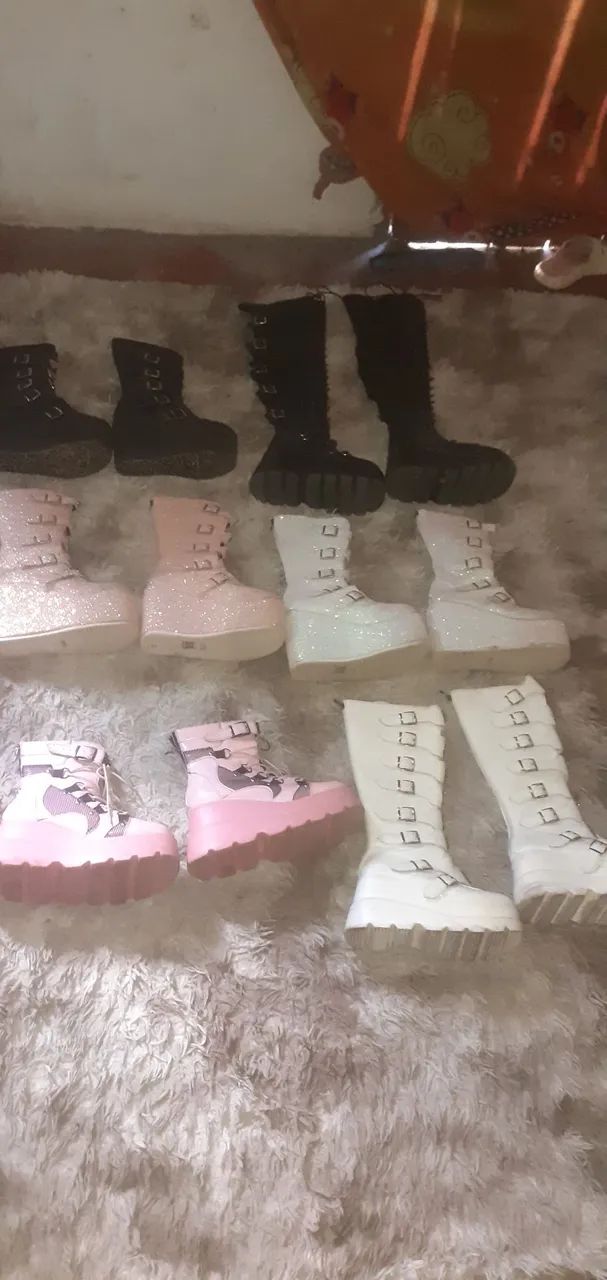 Estou vendendo botas alternativas 85 cada - Foto 2