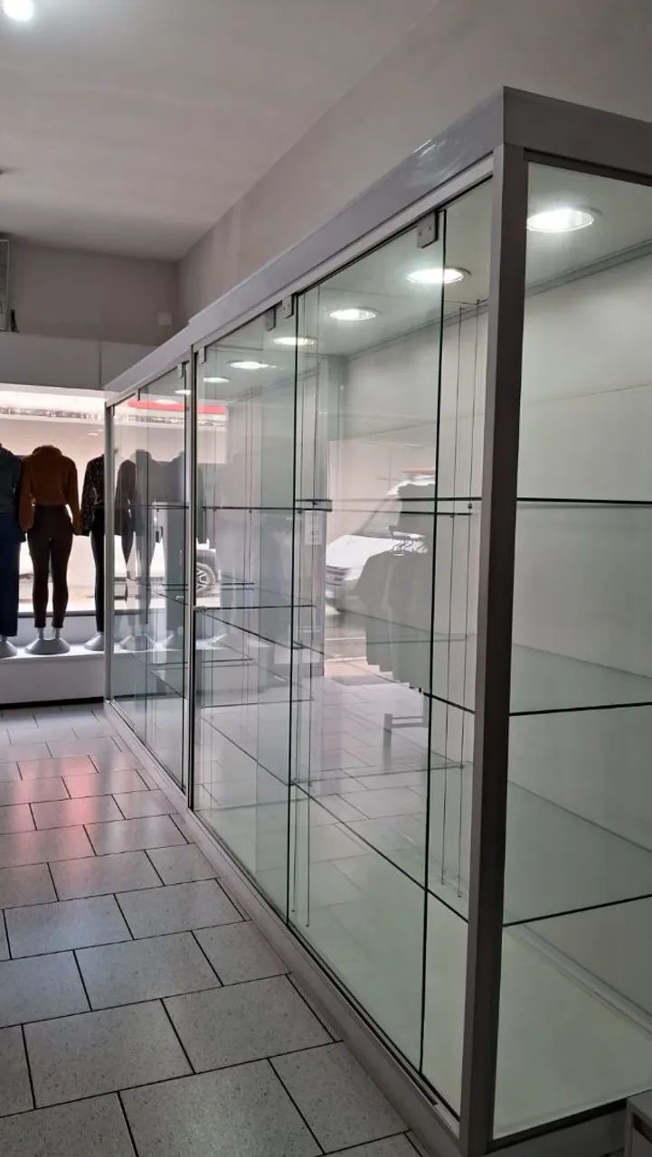 Vende-se vitrines de loja 