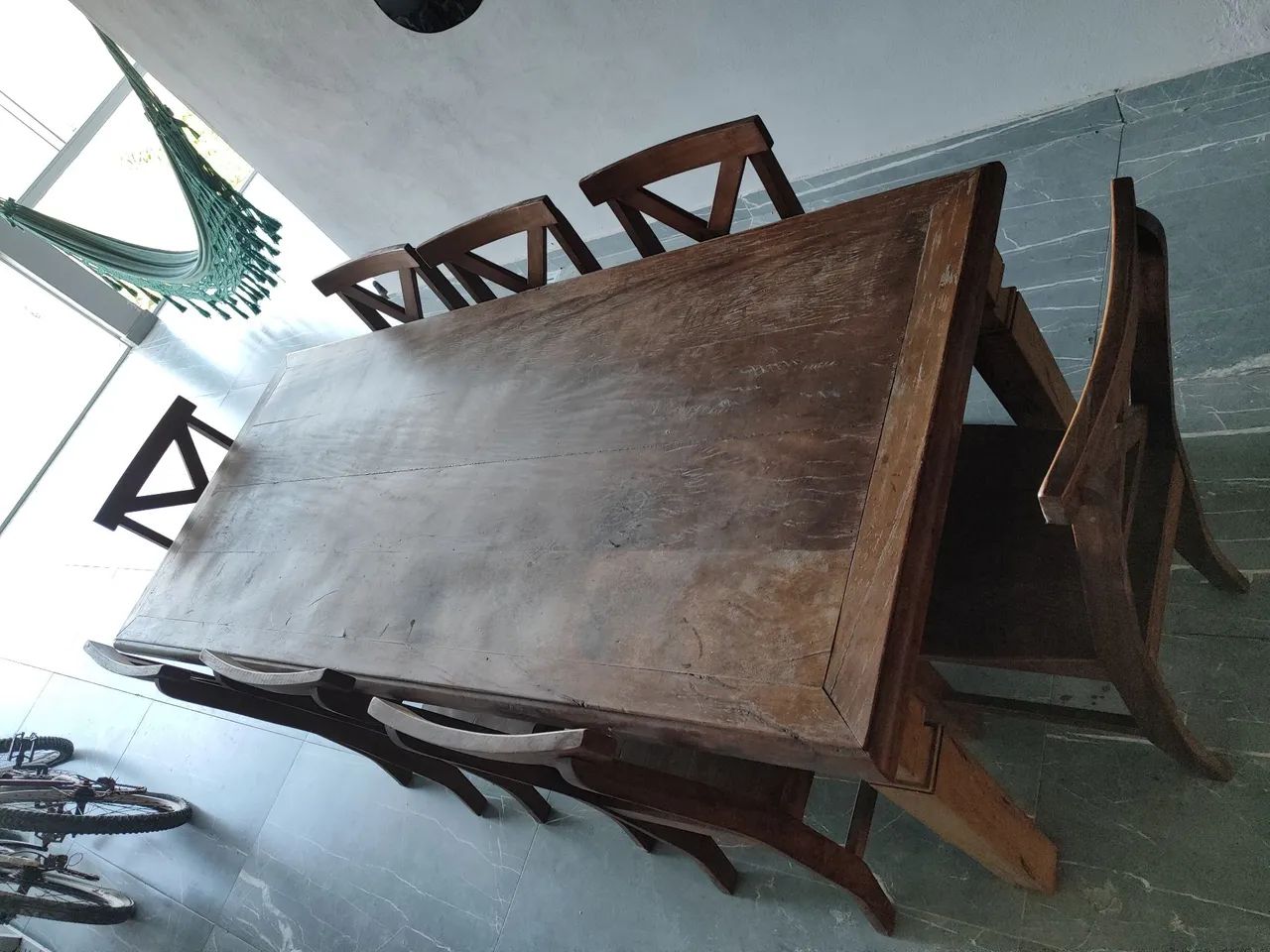 Mesa com 8 cadeiras. MADEIRA MACIÇA. - Foto 4