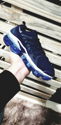 Tênis Nike Vapor Max Plus azul