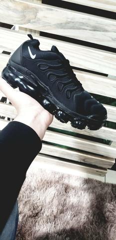 Tênis Nike Vapor Max Plus preto