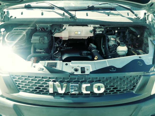 Caminhão iveco daily 70C17 Reboque plataforma - Foto 16