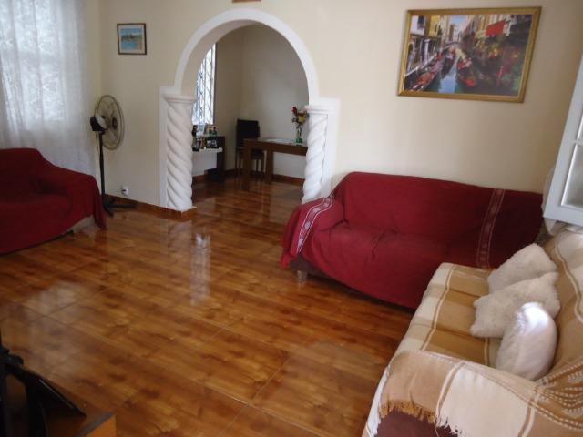 Maravilhosa casa linear em terreno de 600 metros com piscina e RGI - Foto 4