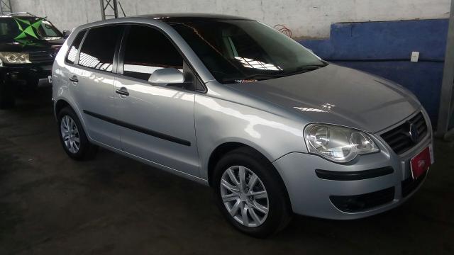 Polo 1.6 completo com super conservado quitado emplacado só no ponto de transferência