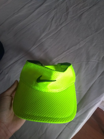 viseira nike verde