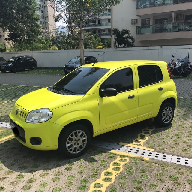 FIAT UNO VIVACE CELEBRATION 1.0 FLEX 2014 73.000 KM