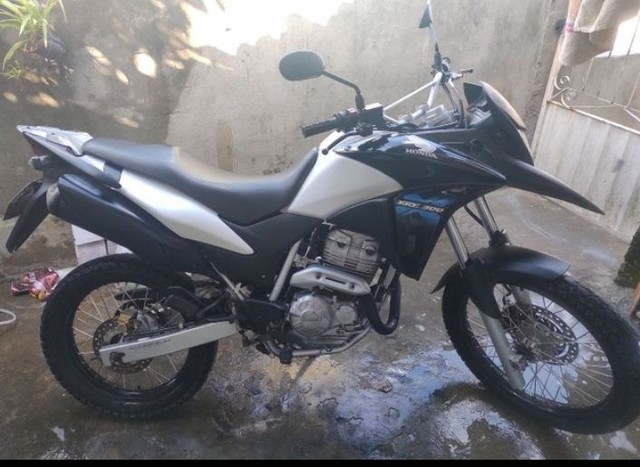 VENDO HONDA XRE 300